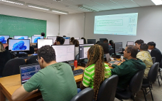 Professores do CENA Ministram Curso de Análise de Dados com R